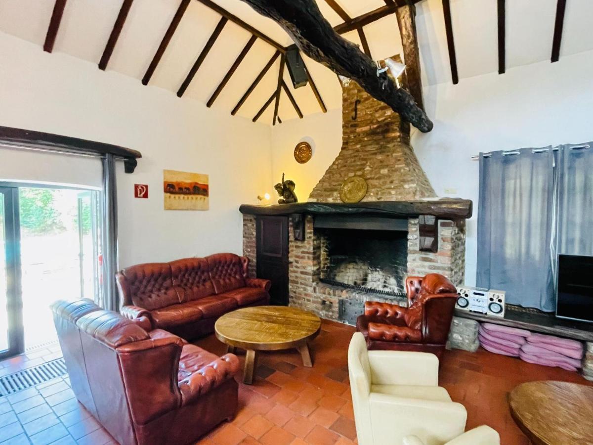 Magnificent Farmhouse In Sint Joost Εξωτερικό φωτογραφία