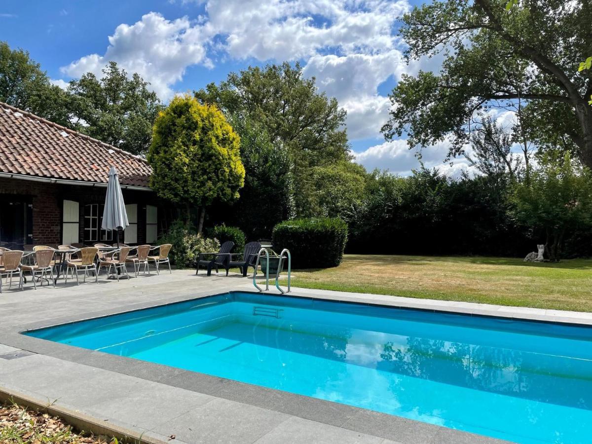 Magnificent Farmhouse In Sint Joost Εξωτερικό φωτογραφία